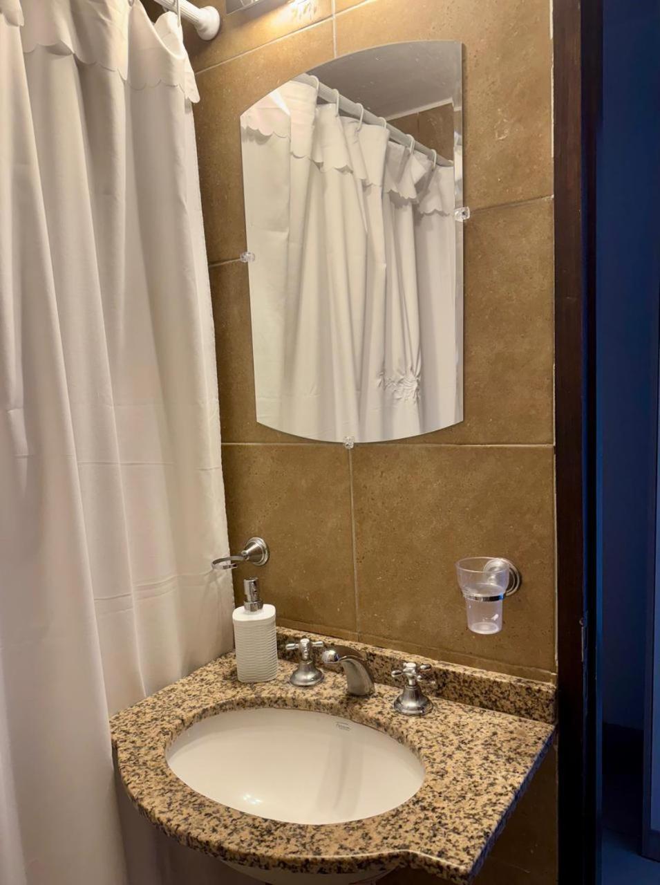 Monoambiente Gueemes Y Gueemes Apartamento